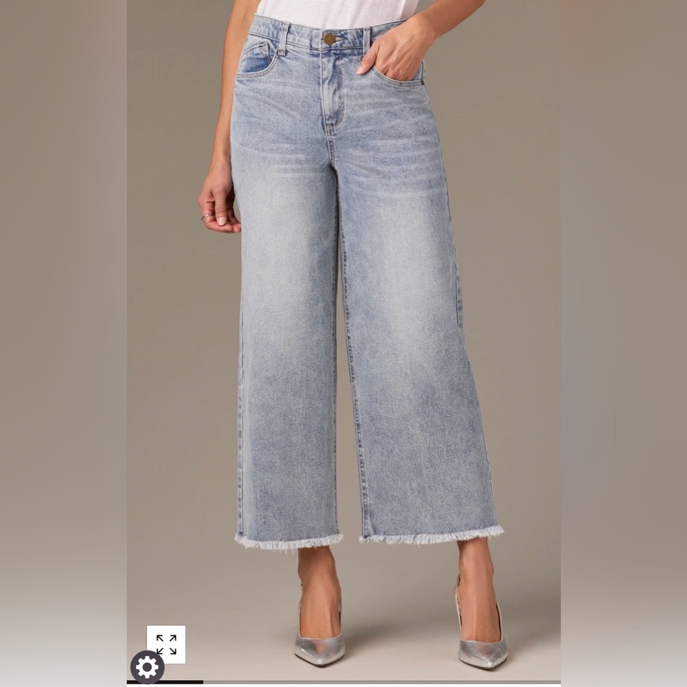 Wit & Wisdom Absolution Skyrise Wide Leg Boyfriend w/ Fray Hem